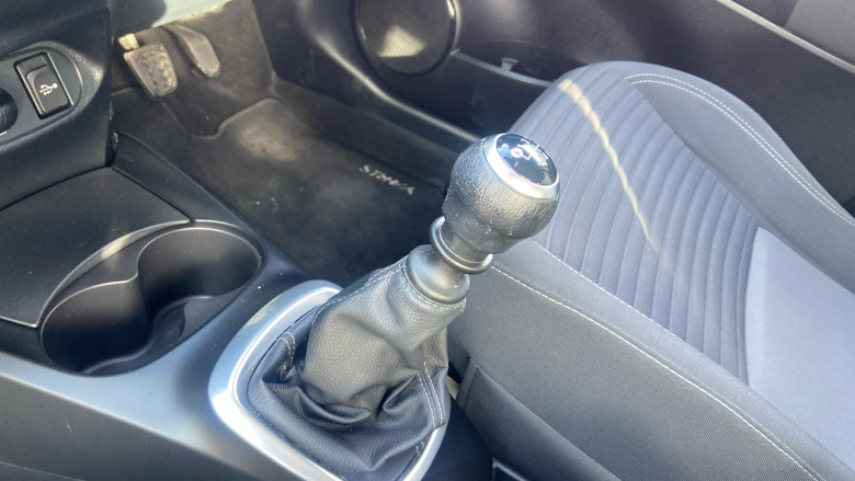 Toyota Yaris 1.5 VVT-i Icon Tech 5dr Petrol Hatchback